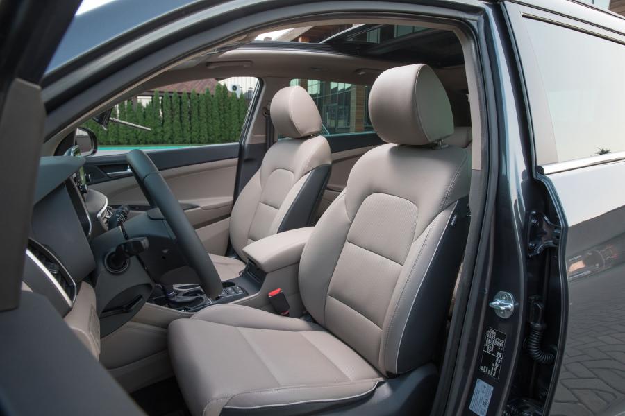 Интерьер Hyundai Tucson (TL) 2018 года  (CIS) (фото 32 из 40)